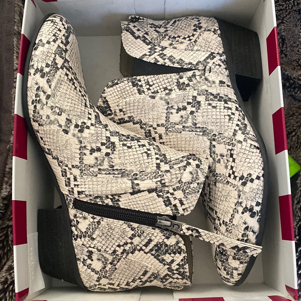 NWB- Circus by Sam Edelman Booties